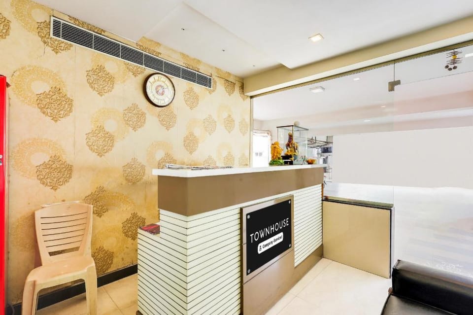 Super Townhouse Dwarka Nagar Near Ramatalkies Hotel in Visakhapatnam