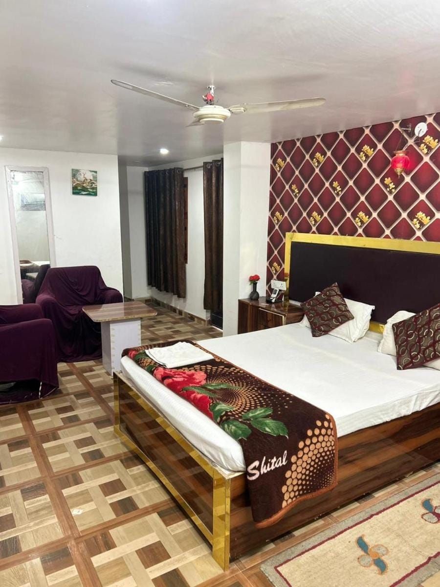 Umbrella Hotel And Banquet Hotel in India