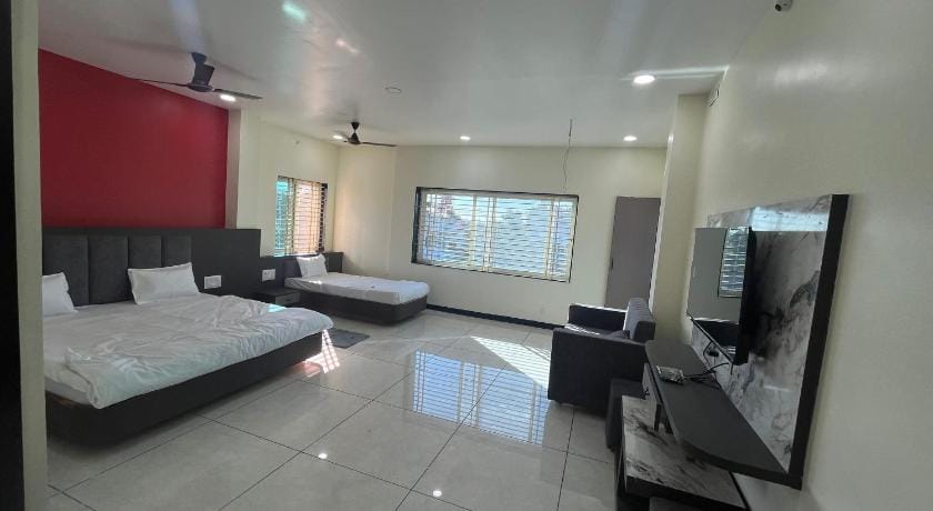 Yashomati Hotel Hotel in India