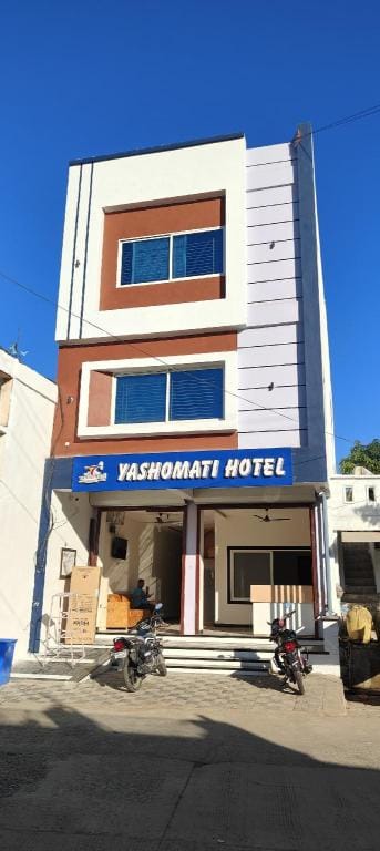 Yashomati Hotel Hotel in India
