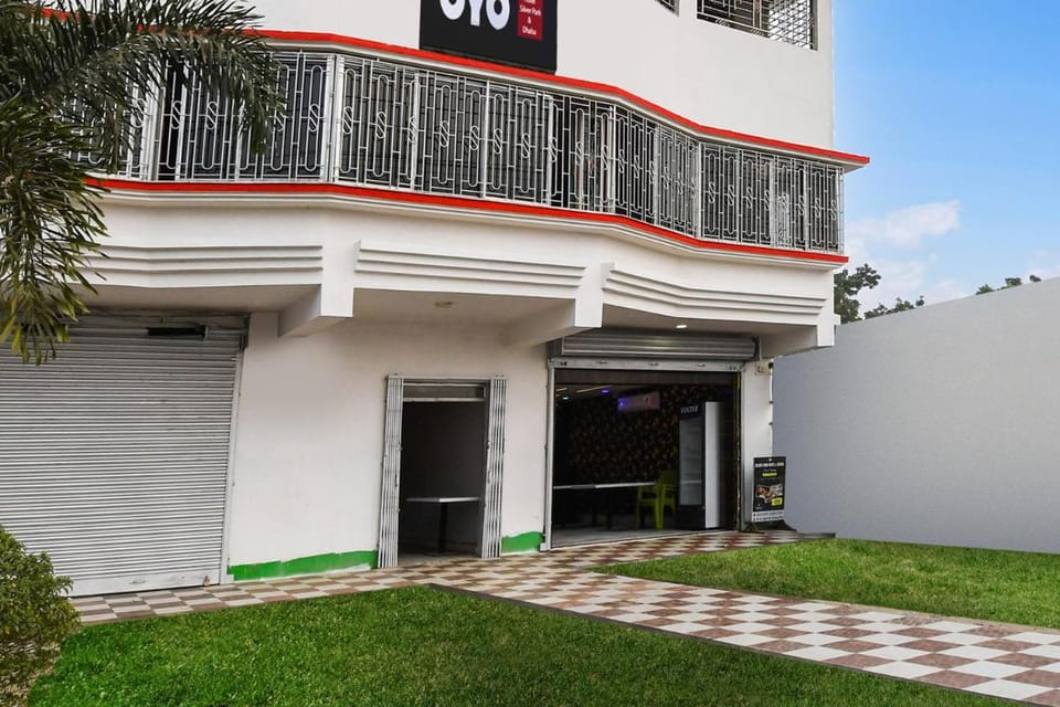 Hotel O by OYO Silver Park And Dhaba Hotel in West Bengal