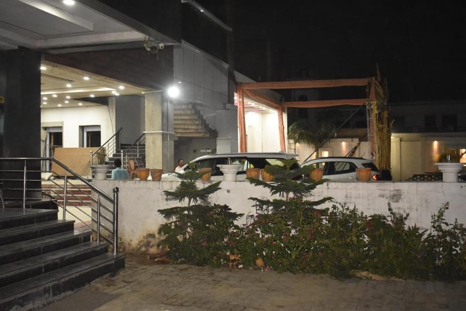 Bhagwan Hotel & Marriage Hall Hotel in Uttar Pradesh