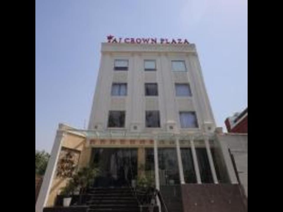 Hotel Taj Crown Plaza Agra Hotel in Agra