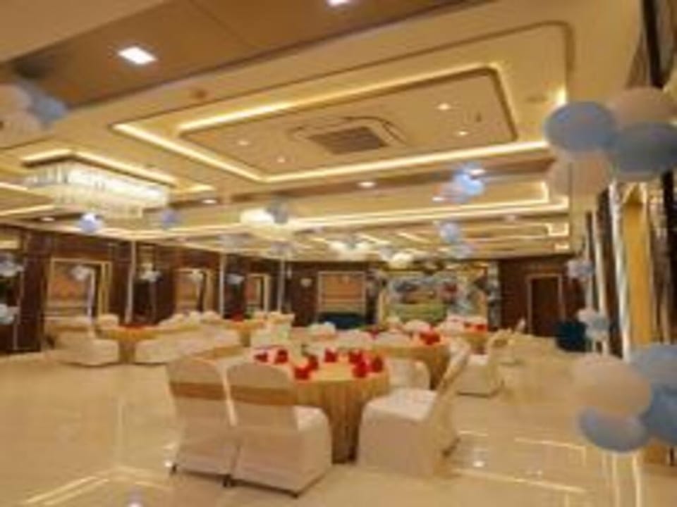 Hotel Taj Crown Plaza Agra Hotel in Agra