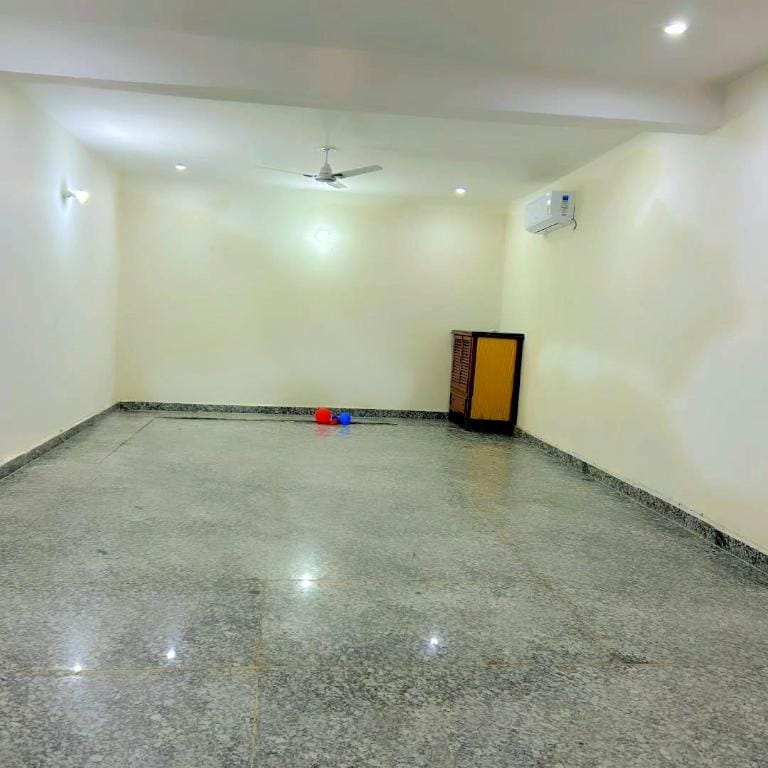 Hotel top star home stay Hotel in Agra