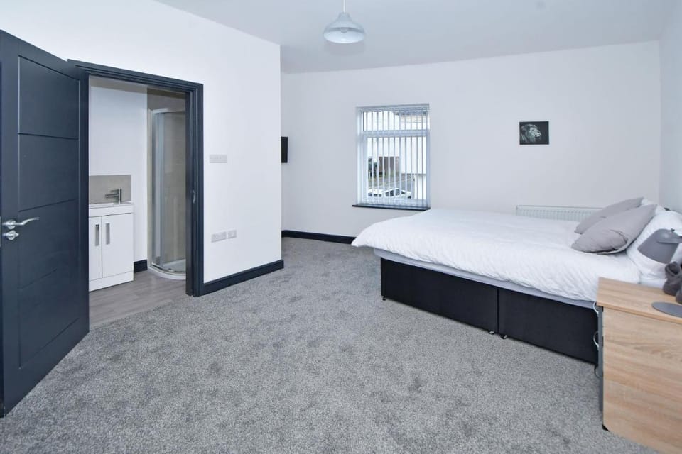 Townhouse at 34 Mayer Street Stoke Apartment in Stoke-on-Trent
