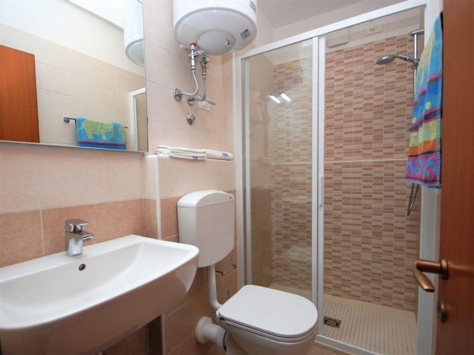 Contemporary holiday apartment with shared swimming pool Hotel in Bibione