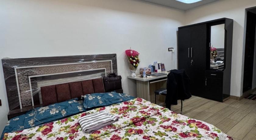 Skyline Abode - 2BHK Family Stay Apartment in India