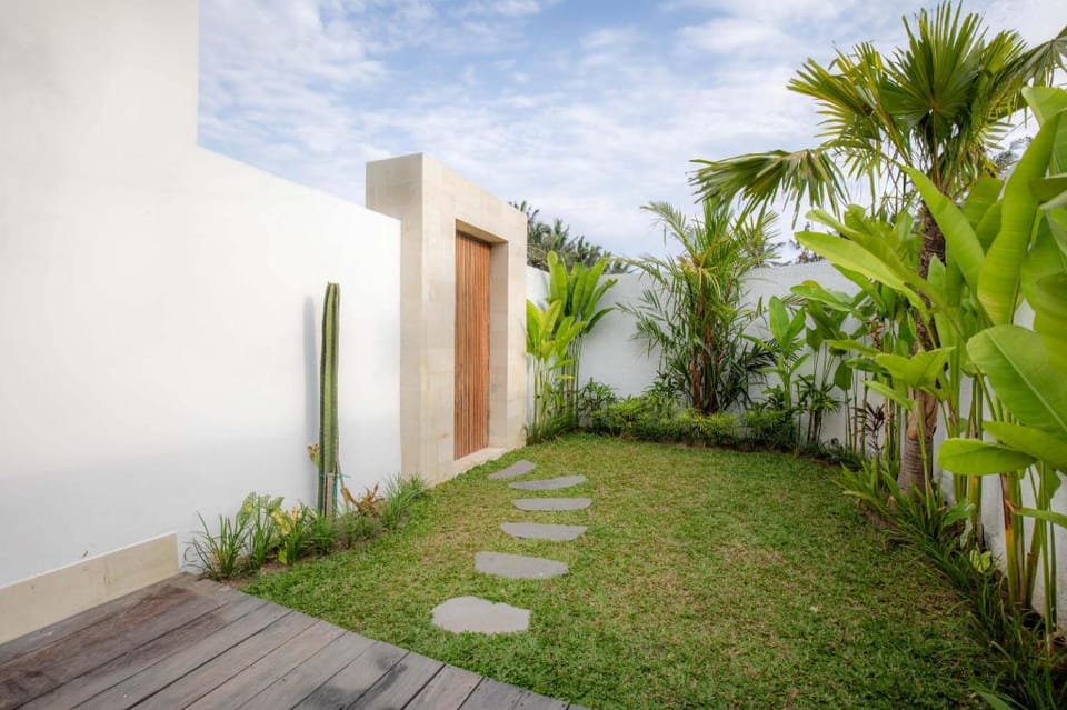 Ubud Villa Sardegna - 2 Bedroom with Pool Hotel in Sukawati