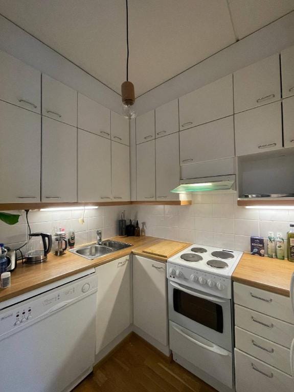Cozy 2 room apartment with a private sauna Apartment in Helsinki