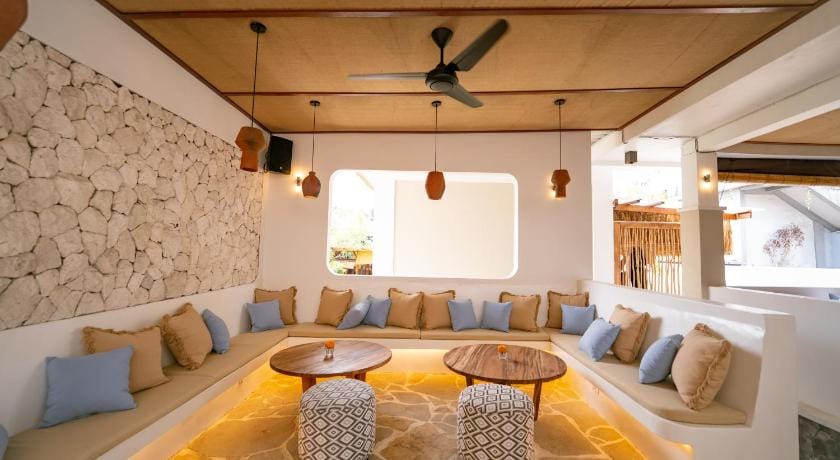 Mad Monkey Uluwatu Hostel in Bali