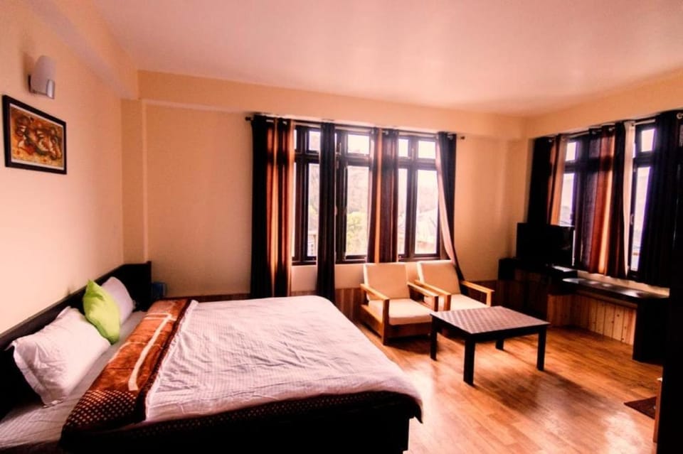 Vamoose Pine Village Retreat Vacation rental in India