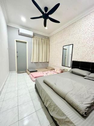 mutiara rini 96homestay Vacation rental in Johor Bahru