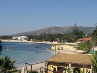 Carlo Apartment in villa near the sea - wi-fi Villa in Fontane Bianche