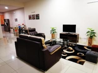 A&D Home-stay @Kota Warisan, Sepang (KLIA 15 min) Vacation rental in Negeri Sembilan, Malaysia