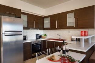 Cafe Noir - Sea View Exclusive Maisonette Apartment in Crete