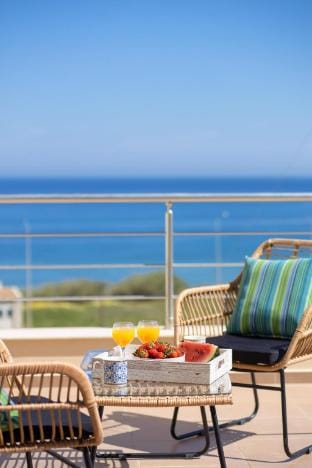 Peach- Sea View Exclusive Maisonette Apartment in Crete