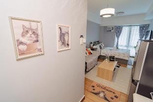 Cat Themed Room | 10 Minute walk from MRT Boni Apartment in Mandaluyong