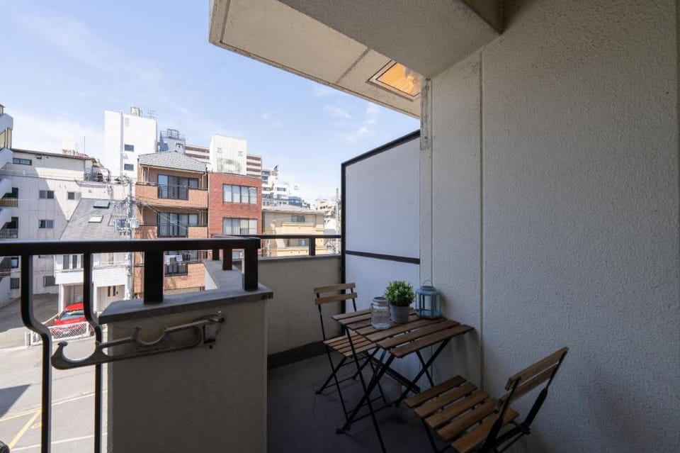 Namba West 3 cosy flat Hotel in Osaka