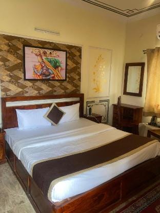 Romentic and Hill View and Green Place Apartment in Rajasthan