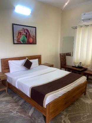 Romentic and Hill View and Green Place Apartment in Rajasthan
