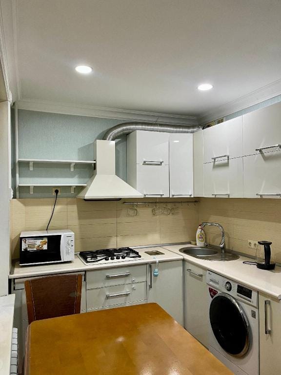 Golden square apartment in city center Apartment in Almaty