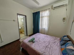 Bayu Emas Batu Ferringhi 3 bedrooms apartment Apartment in Batu Ferringhi, Penang, Malaysia