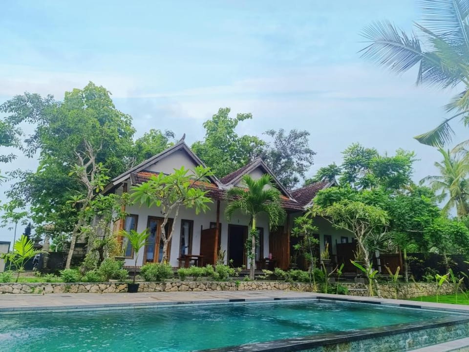 Green Sunrise Hill View Hotel in Nusapenida