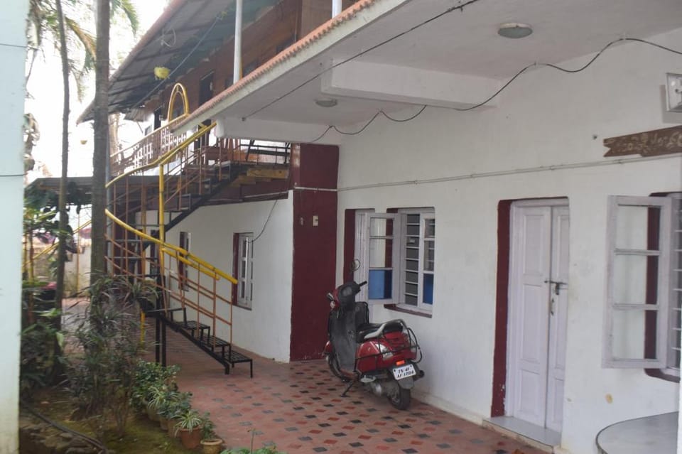Wood House Home Stay Valparai  Vacation rental in Kerala