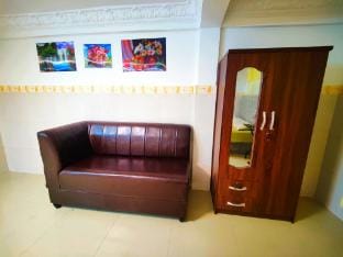 Happy Guest House & Restaurant  Apartment in Phnom Penh Province
