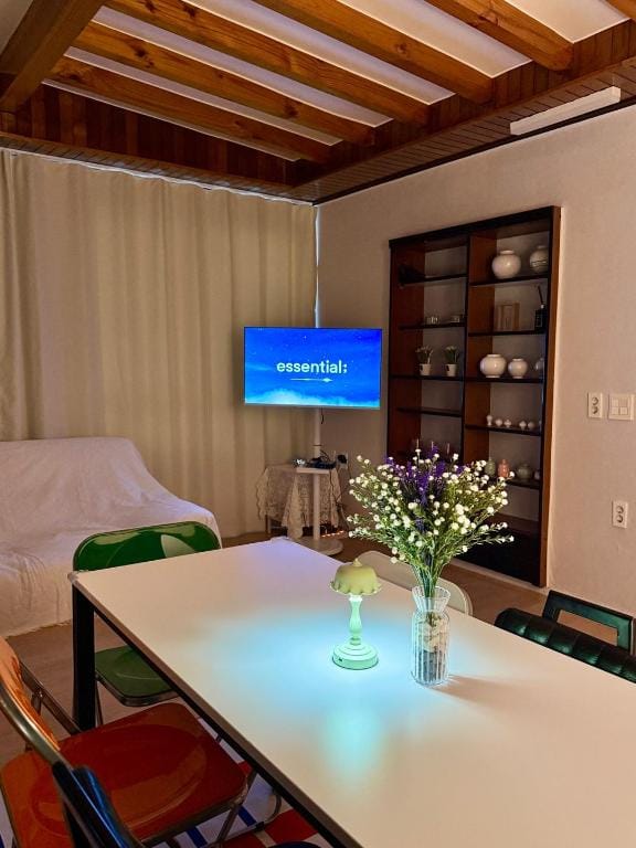 SLOWSTAY 복대동 힐링공간 장박환영 커플가족여행 출장 한국디저트 최대10인숙소 Apartment in South Korea