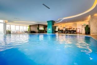 Cozy 1BR for 4 in Luxury Building Heated Pool Spa Apartment in Hanoi
