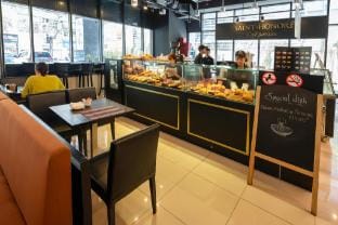 Cozy 1BR for 4 in Luxury Building Heated Pool Spa Apartment in Hanoi