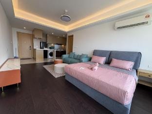 R&F Seine Region Studio Garden View NO TV Apartment in Johor Bahru