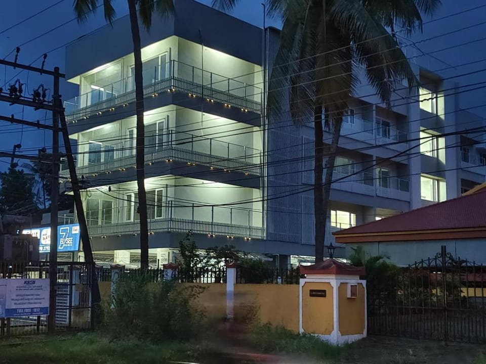 7Elysee Homestay - Emerald - Premium 3BHK Apartment in Kerala