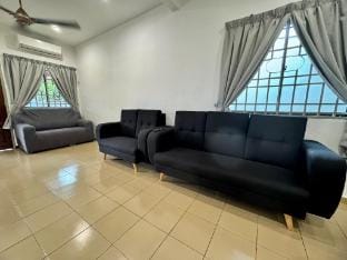 Cozy Stay@ALMA NearAEON大山脚温馨民宿 Vacation rental in Penang
