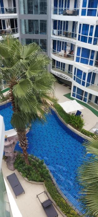 Grand Avenue Pattaya, 2 br -2 bath,pool-view,60sq Apartment in Pattaya City