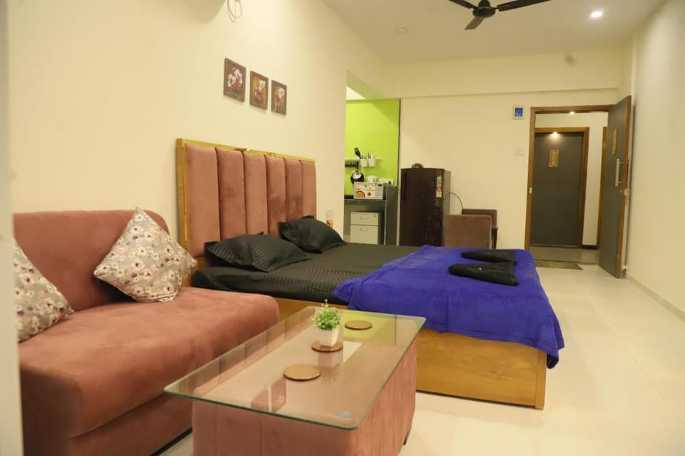 Ivy Bliss Studio with Private Pool, B 13, Karjat Apartment in Maharashtra
