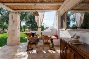 Villa gli Arcangeli OSTUNI Salt Pool, WiFi, AC,  Villa in Province of Taranto