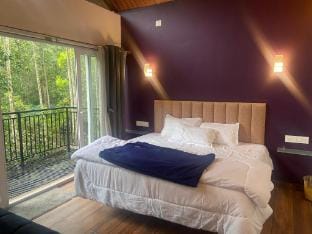 SR Villa - Serenity by riverside Country House in Kerala