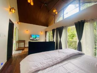 SR Villa - Serenity by riverside Country House in Kerala