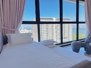 DD Condominium 3Bedroom 10pax Sea View Georgetown  Apartment in George Town