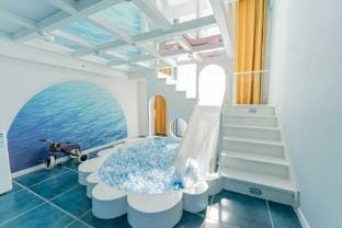 Ocean Code Fantasy Castle Beautiful Homestay  Apartment in Guangzhou