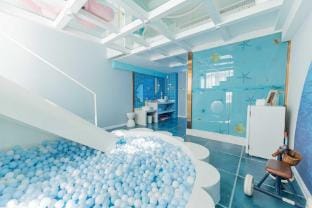 Ocean Code Fantasy Castle Beautiful Homestay  Apartment in Guangzhou