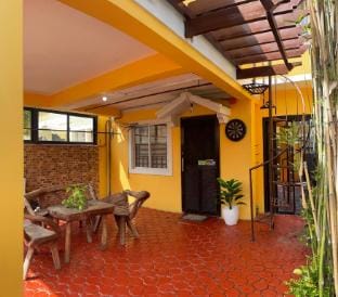 Condo like house in Tarlac w Clubhouse Pool Access Vacation rental in Central Luzon