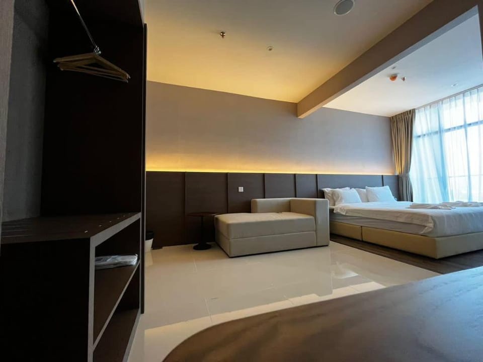 The Shore City View Studio Suite Hotel in Kota Kinabalu