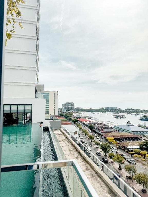 The Shore City View Studio Suite Hotel in Kota Kinabalu