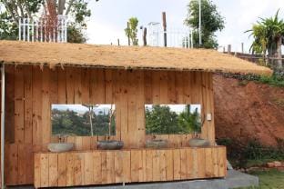 Kiss House Coffee and Glamping Luxury tent in Lâm Đồng