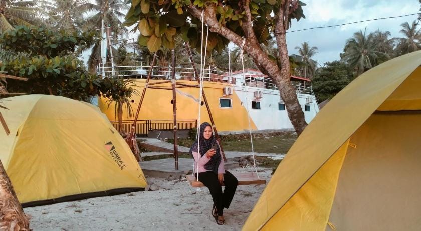 Krui Ocean Hotel in Indonesia