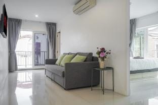 Pattaya Luxe Penthouse - Outdoor Pool & Terrace Apartment in Pattaya City